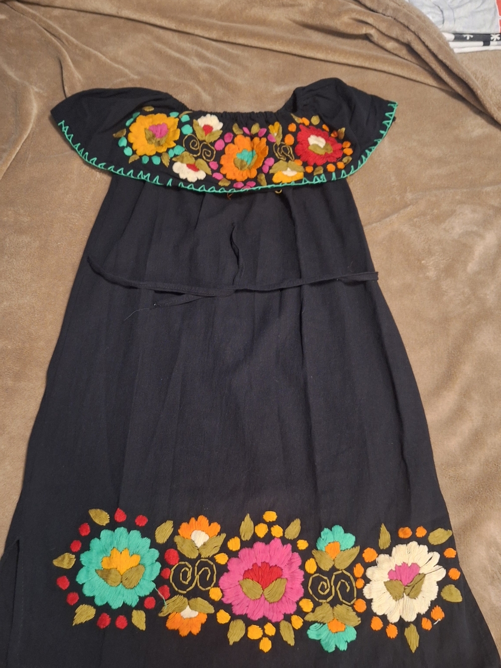 Mexican artisan dress
